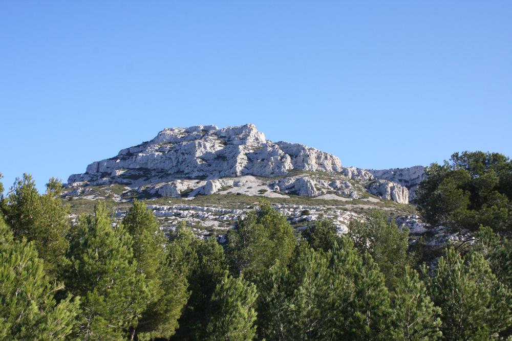 Col de Sugiton : le Mont Puget vu à proximité du Col de Sugiton