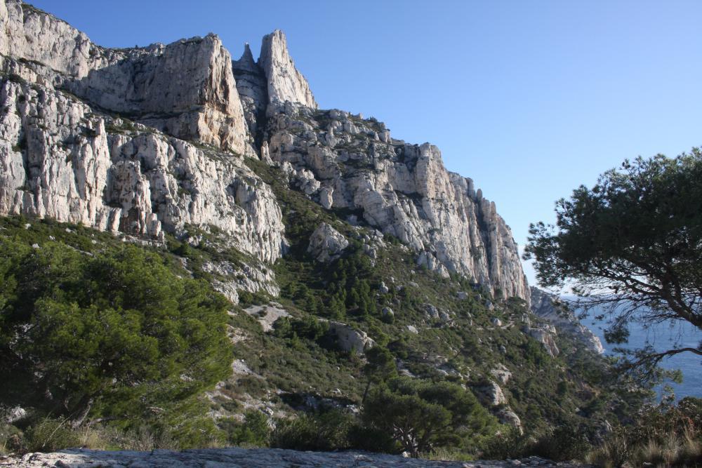 la Grande Candelle : de bas en haut, le Couloir du Candelon court en brèche jusqu'au Col de la Candelle