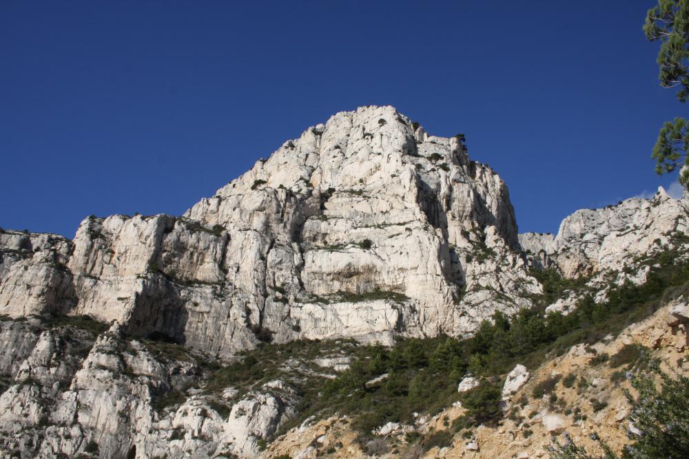 la Grande Candelle : vue depuis le Pas de l'Oeil de Verre : les parois Est de la Grande Candelle