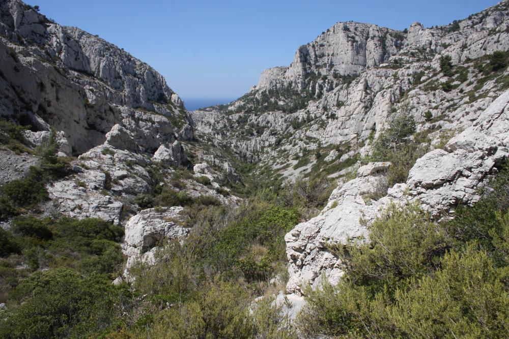 Malvallon Médian : le Malvallon Médian vu avant d'arriver aux Trois Arches