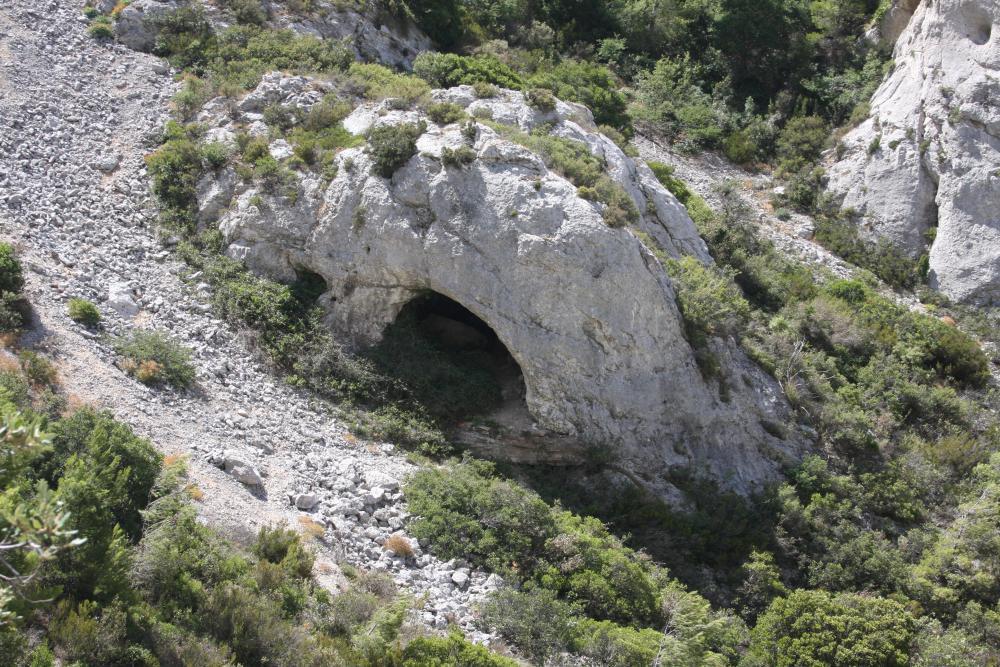 les Trois Arches : une autre curiosité rocheuse à proximité des Trois Arches