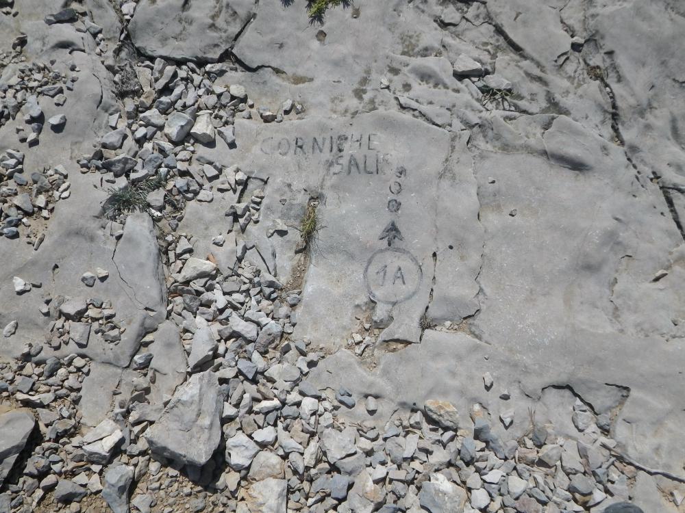 Corniche Salis : marquage au Col du Brès de la bretelle pour rejoindre la Corniche Salis