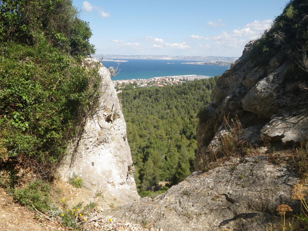 Grotte Rolland : vue depuis le seuil de la Grotte Rolland