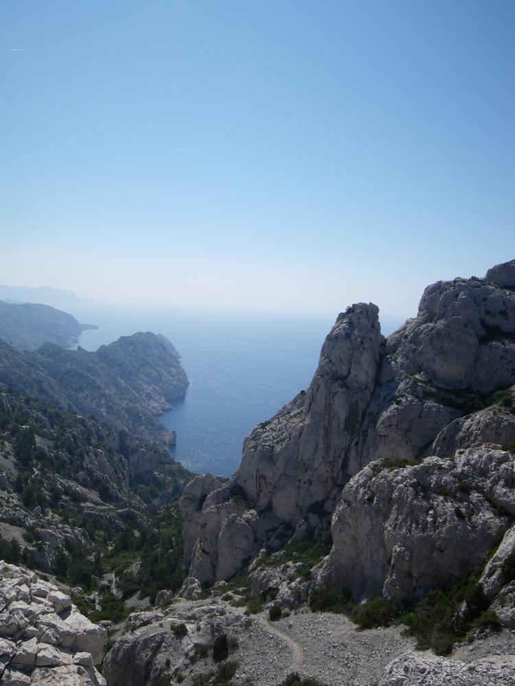 Aiguille de la Mélette : l'Aiguille de la Mélette en premier plan, vue du dessus du Cirque des Walkyries