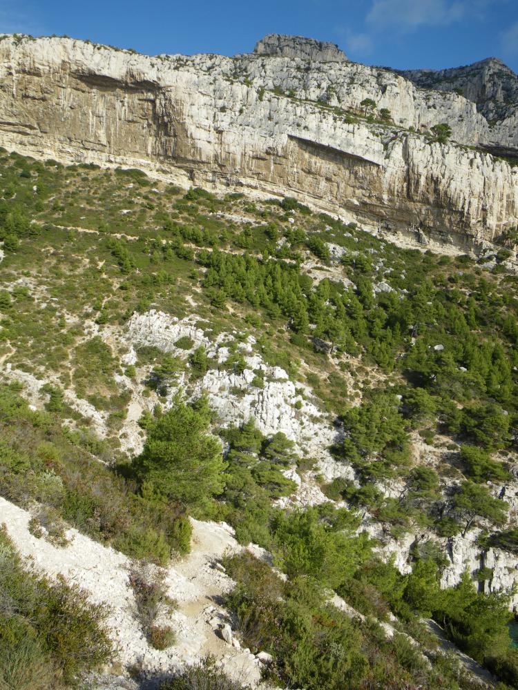 Falaise des Toits : la Falaise des Toits dominant le Vallon de Sugiton