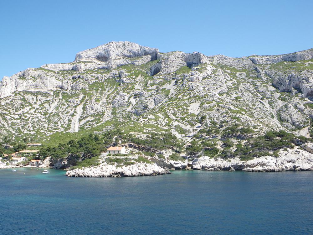 Pointe de la Buse : la Pointe de la Buse en bas, dominée par le Baou Rond