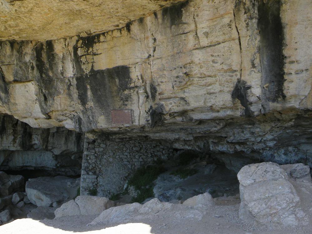 Calanque de l'Escu : la Citerne de la Calanque de l'Escu