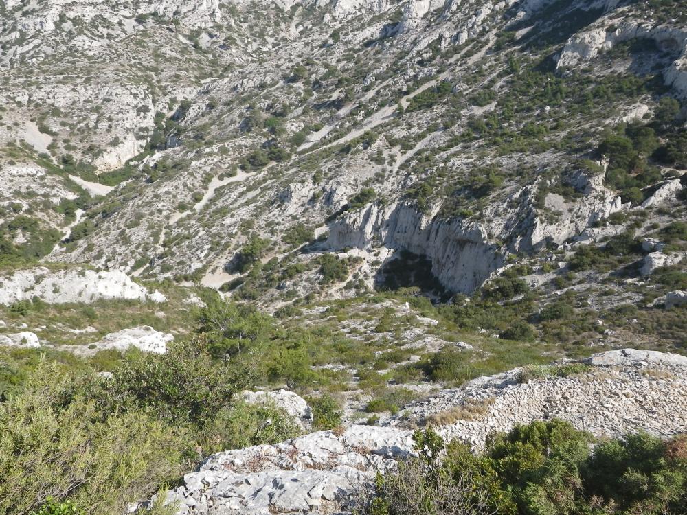 Escalier des Géants : le Vallon St-Michel vu du dessus, à sa droite la brèche de l'Escalier des Géants