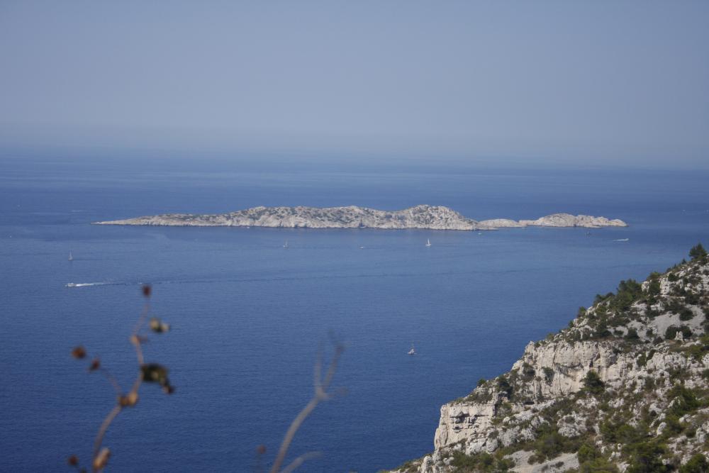 Col de Cortiou : l'Île de Jarre vue du Col de Cortiou