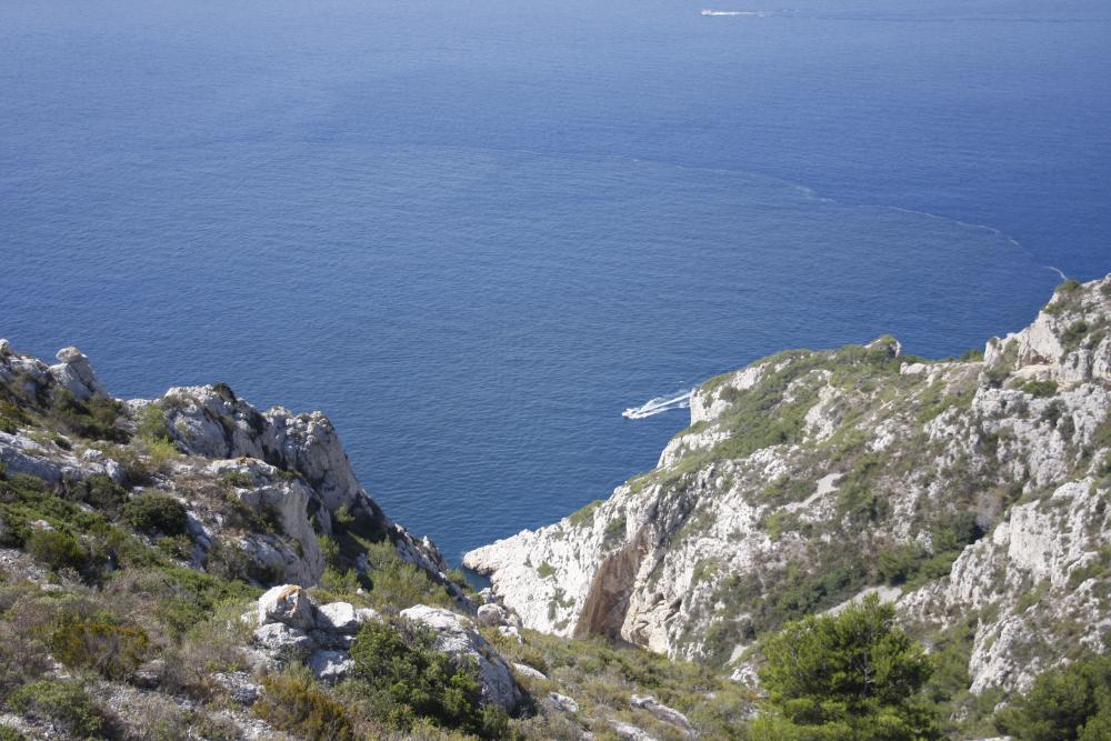 Calanque de Cortiou : la vague du grand émissaire de la "Calanque" de Cortiou