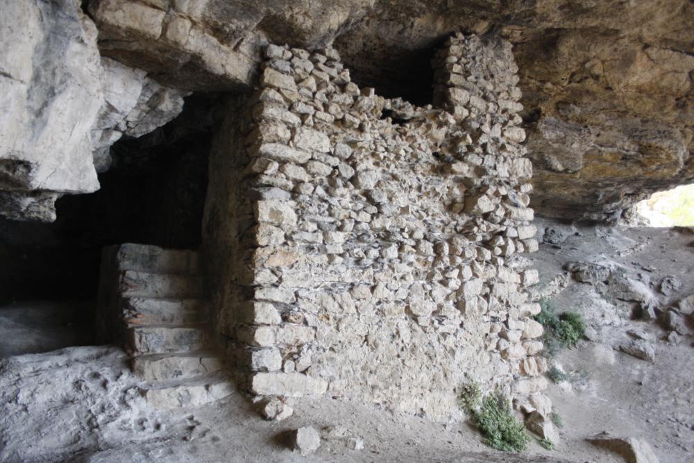 Calanque de l'Escu : la Citerne de la Calanque de l'Escu : pour "faire aiguade" !