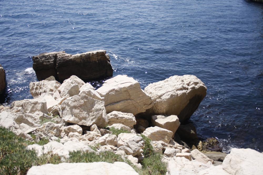 Calanque de l'Escu : quelques queyrons tombés dans l'Escu